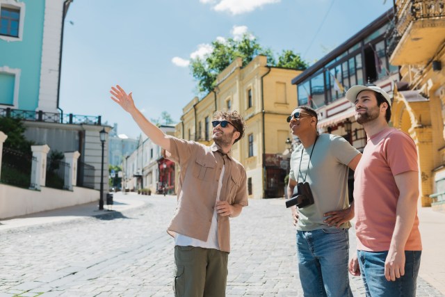 Unlock the Hidden Gems: Discover the Benefits of Hiring a Local Tour Guide